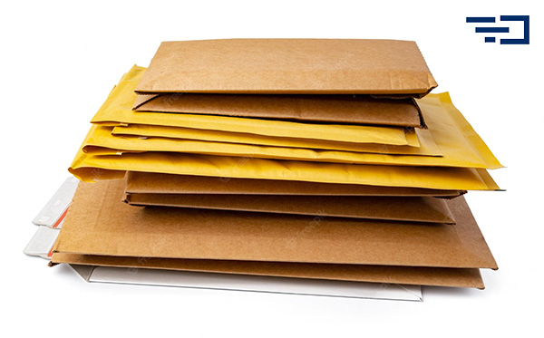 از انواع پاکت پستی برای کارهای مختلفی استفاده میکنند از جمله ارسال نامه، ارسال محصول و غیره