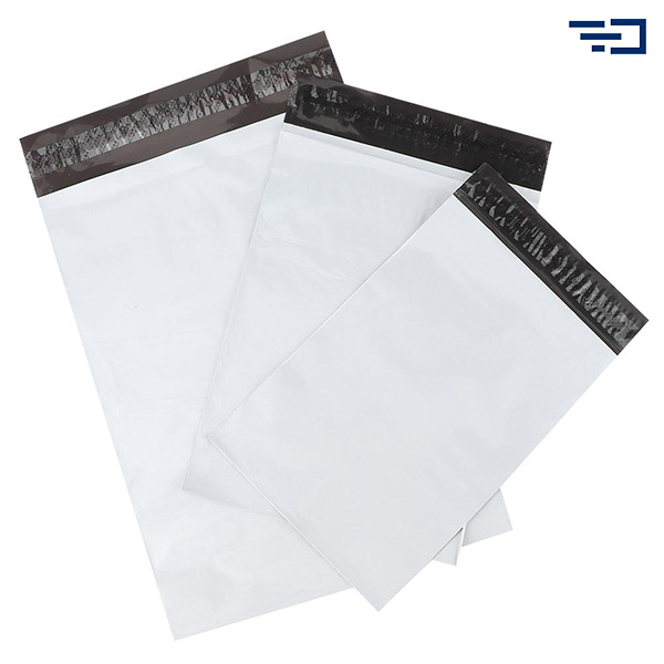 لایه داخلی پاکت پستی a3 لمینه مشکی از جنس یک نوع ماده پلی اتیلنی است که محافظ خوبی در برابر گرما، نور و رطوبت است.
